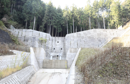 砂防指定地内河川灰庭川砂防ダム